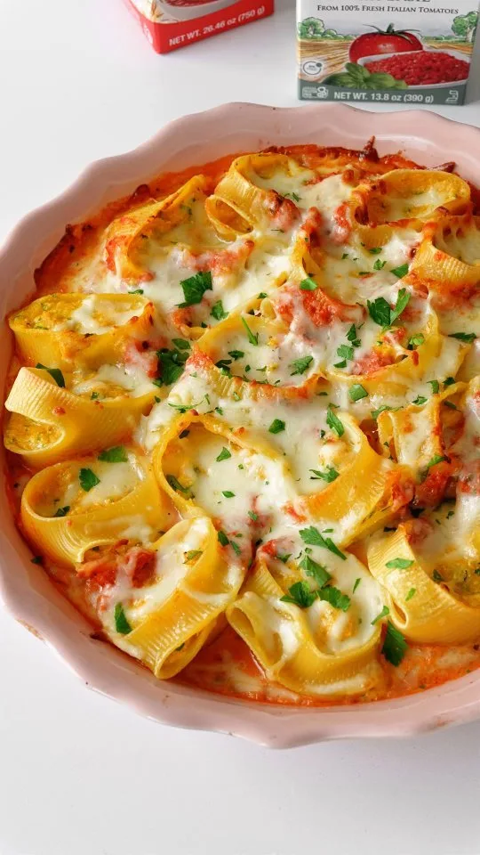 pumpkin-ricotta-stuffed-lumaconi-with-a-creamy-tomato-base