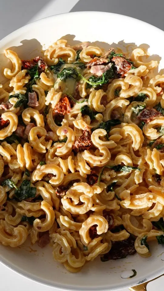 pancetta-sun-dried-tomato-and-spinach-pasta