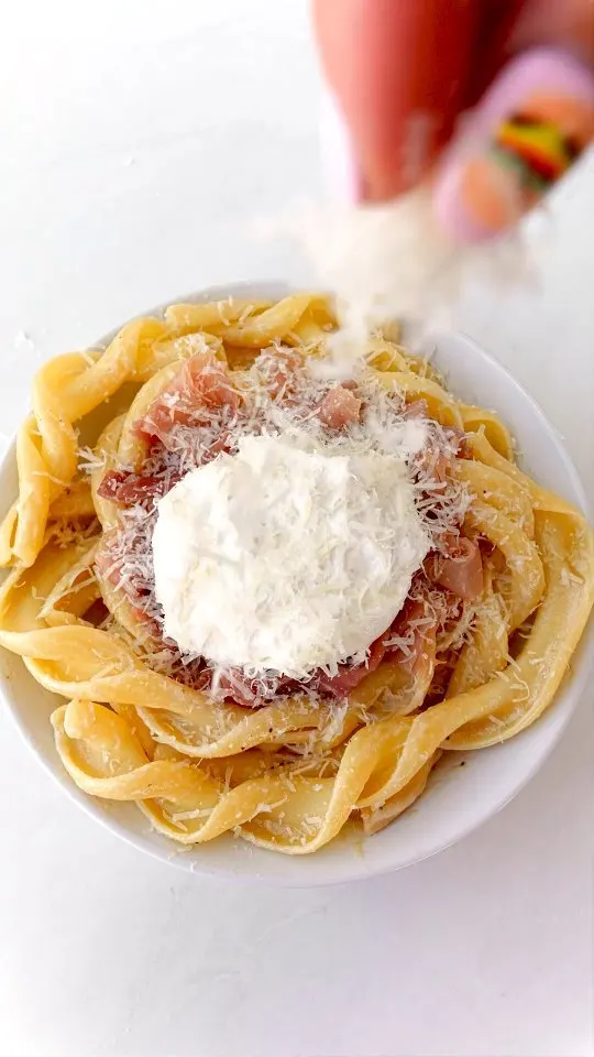 alfredo-with-prosciutto-and-truffle-burrata