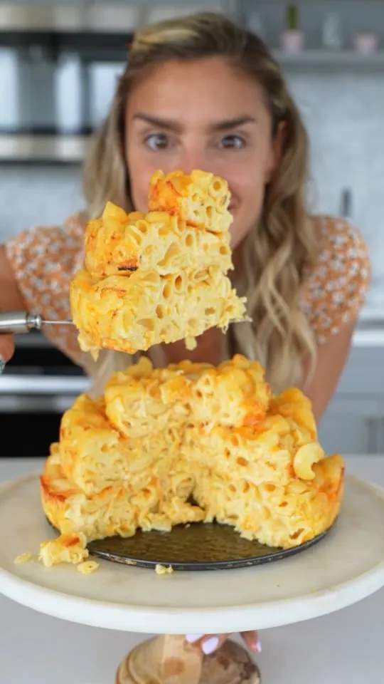 game-day-mac-and-cheese-cake