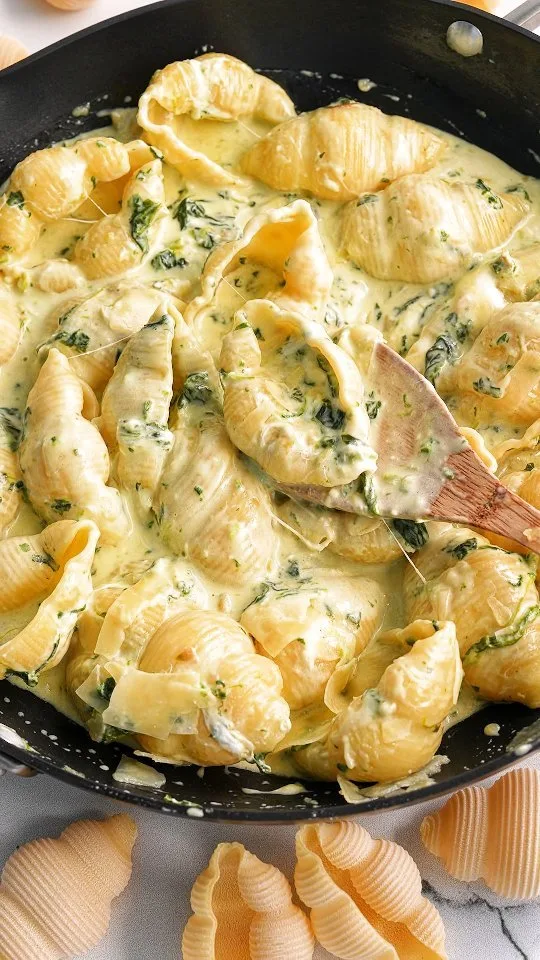 spinach-artichoke-brie-pasta