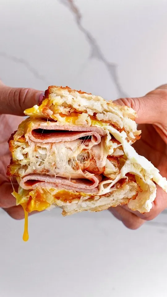 crispy-hash-brown-breakfast-sandwich