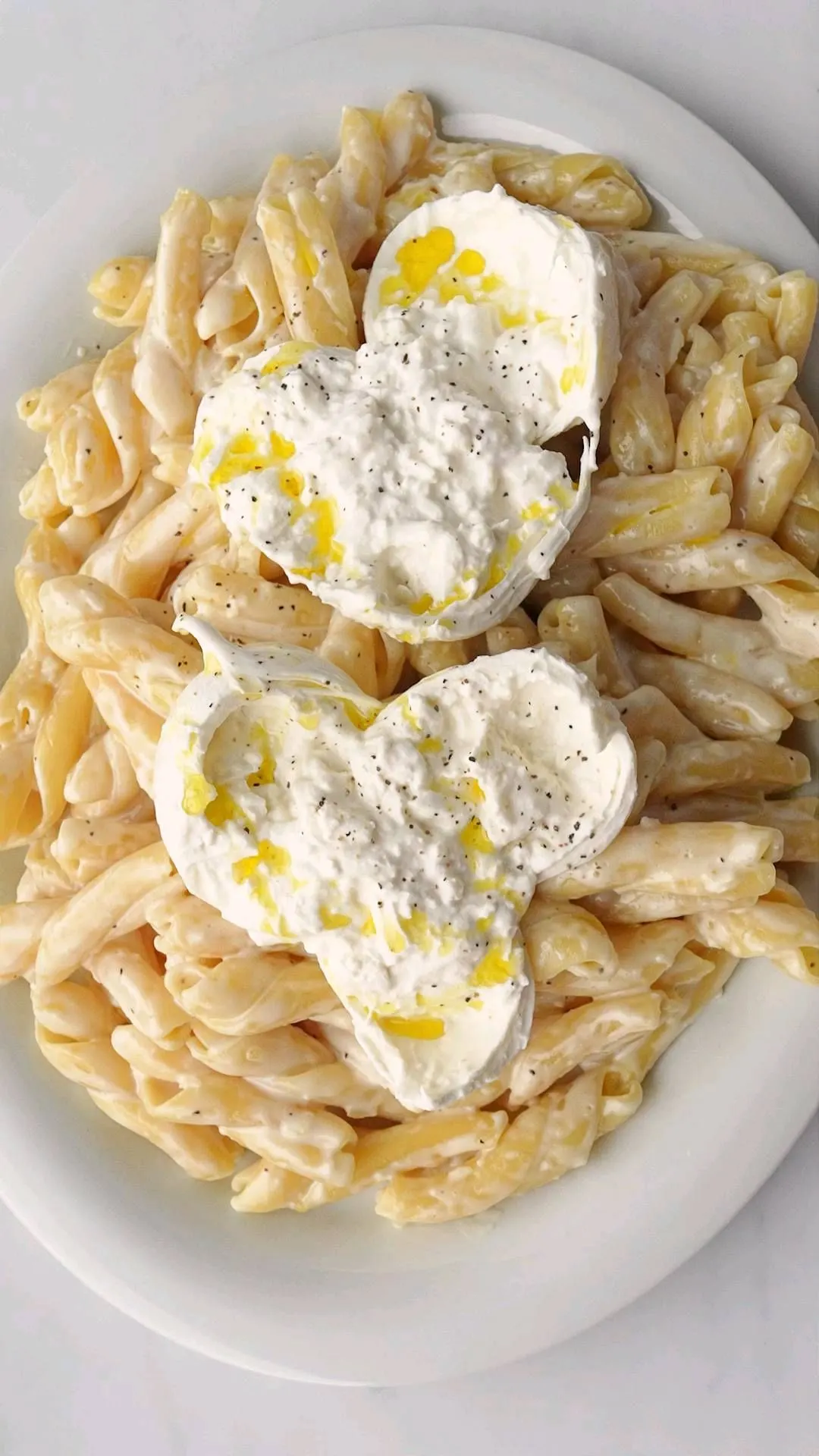 alfredo-mac-with-burrata