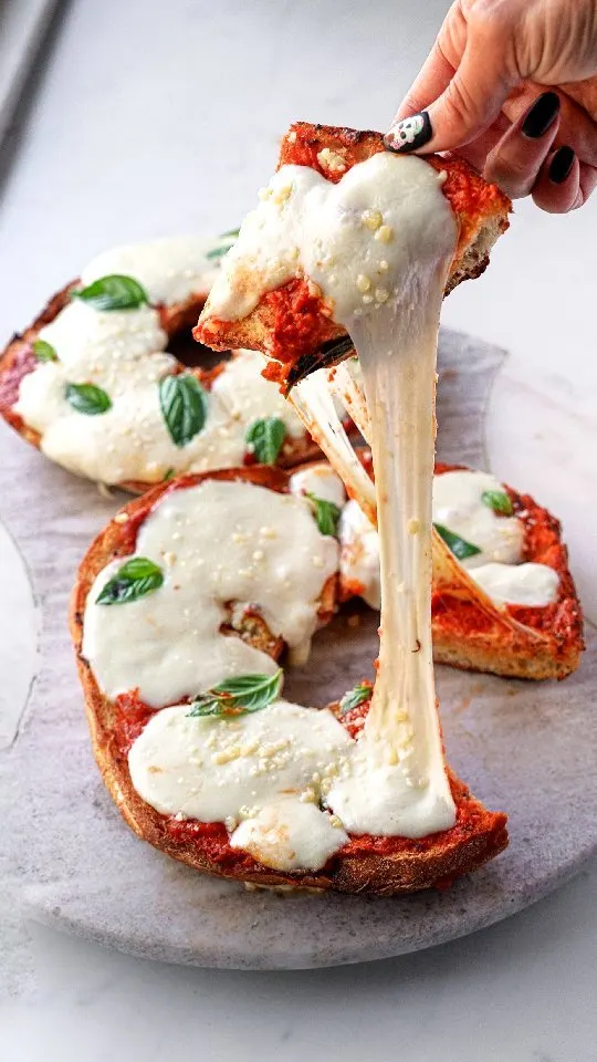 giant-garlic-bread-pizza-bagel