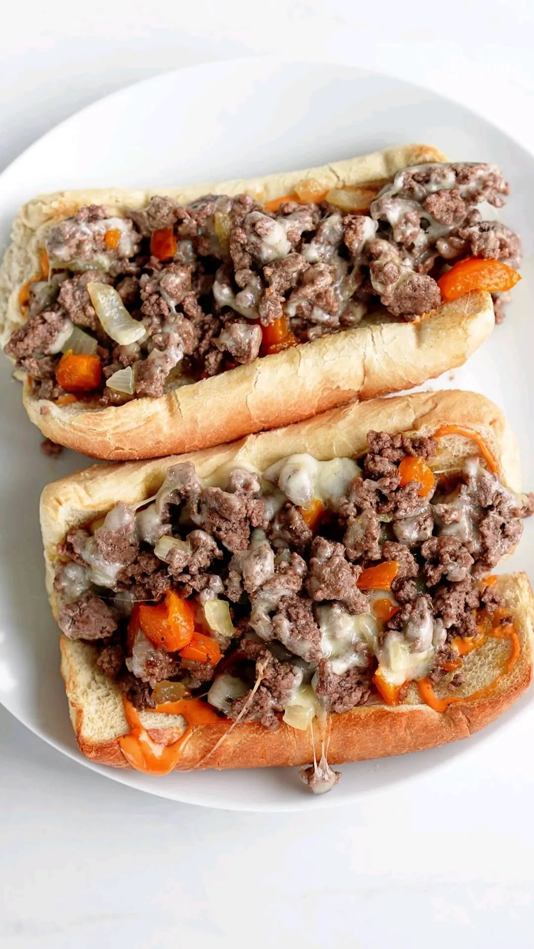 provolone-and-sriracha-mayo-beef-sandwich