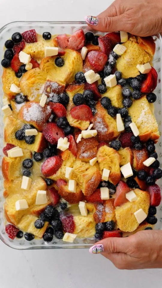 strawberry-blueberry-french-toast-bake