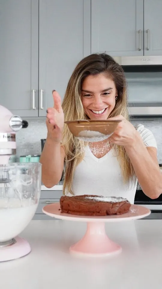 2-ingredient-chocolate-cake