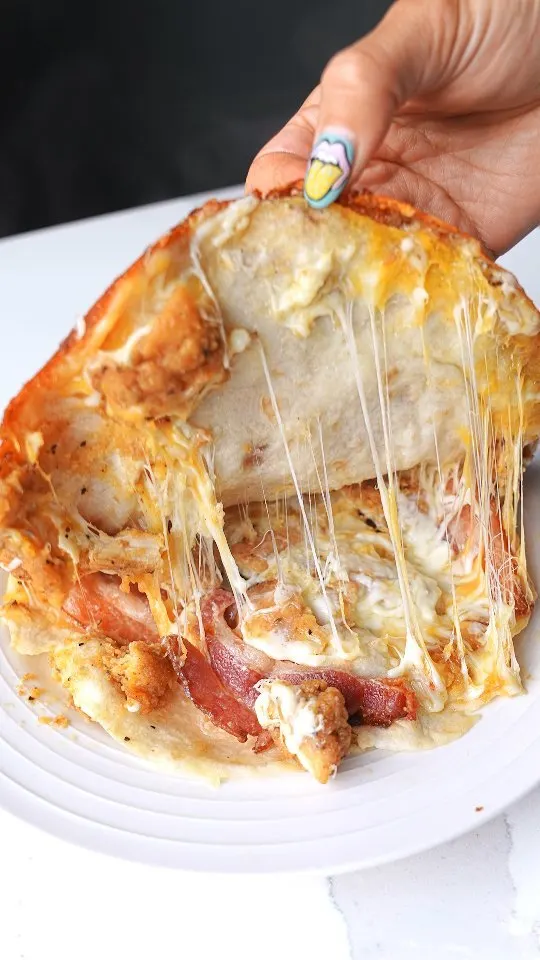 chicken-bacon-cheesy-crust-quesadilla