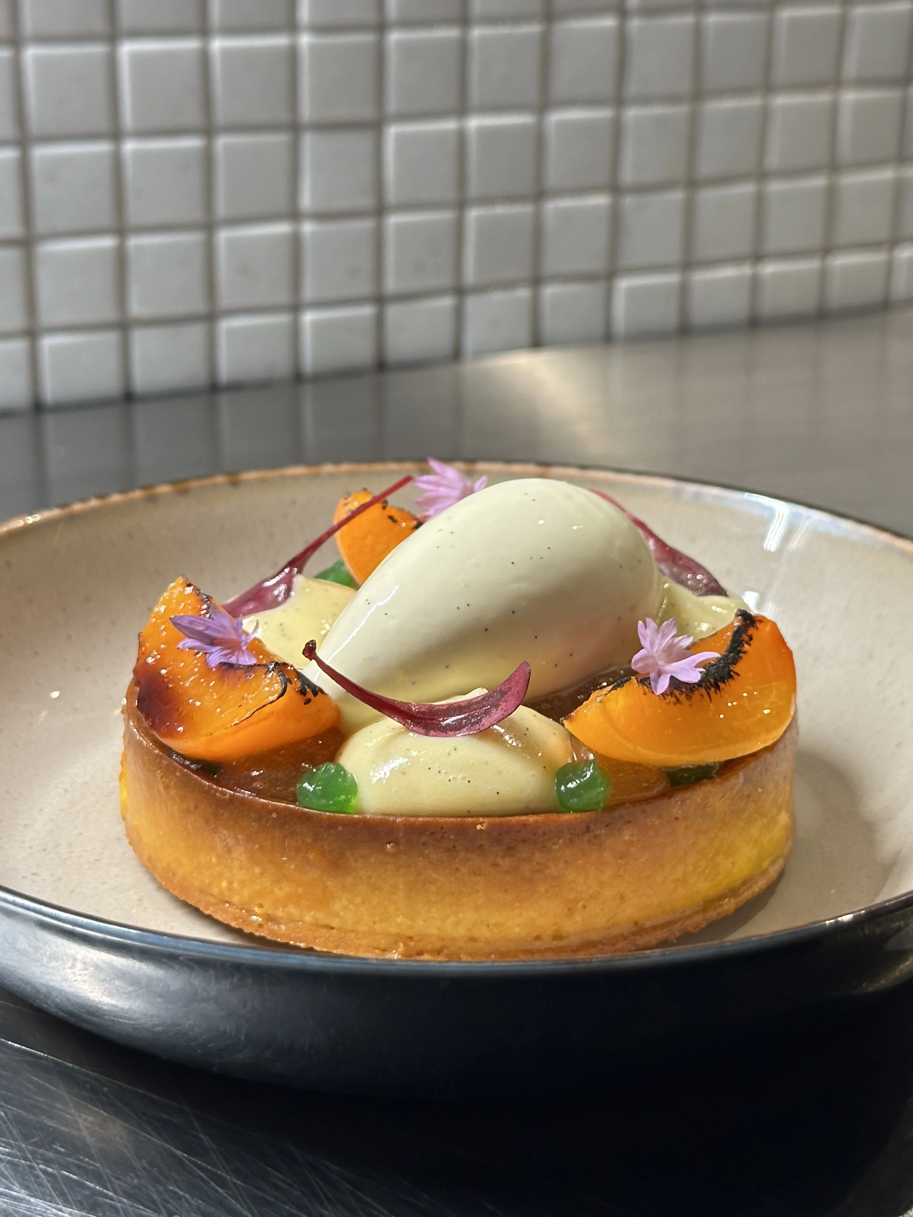 summer-apricot-tart-(plated-version)