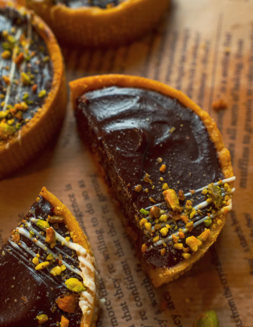 pistachio-and-dark-chocolate-ganache-tart