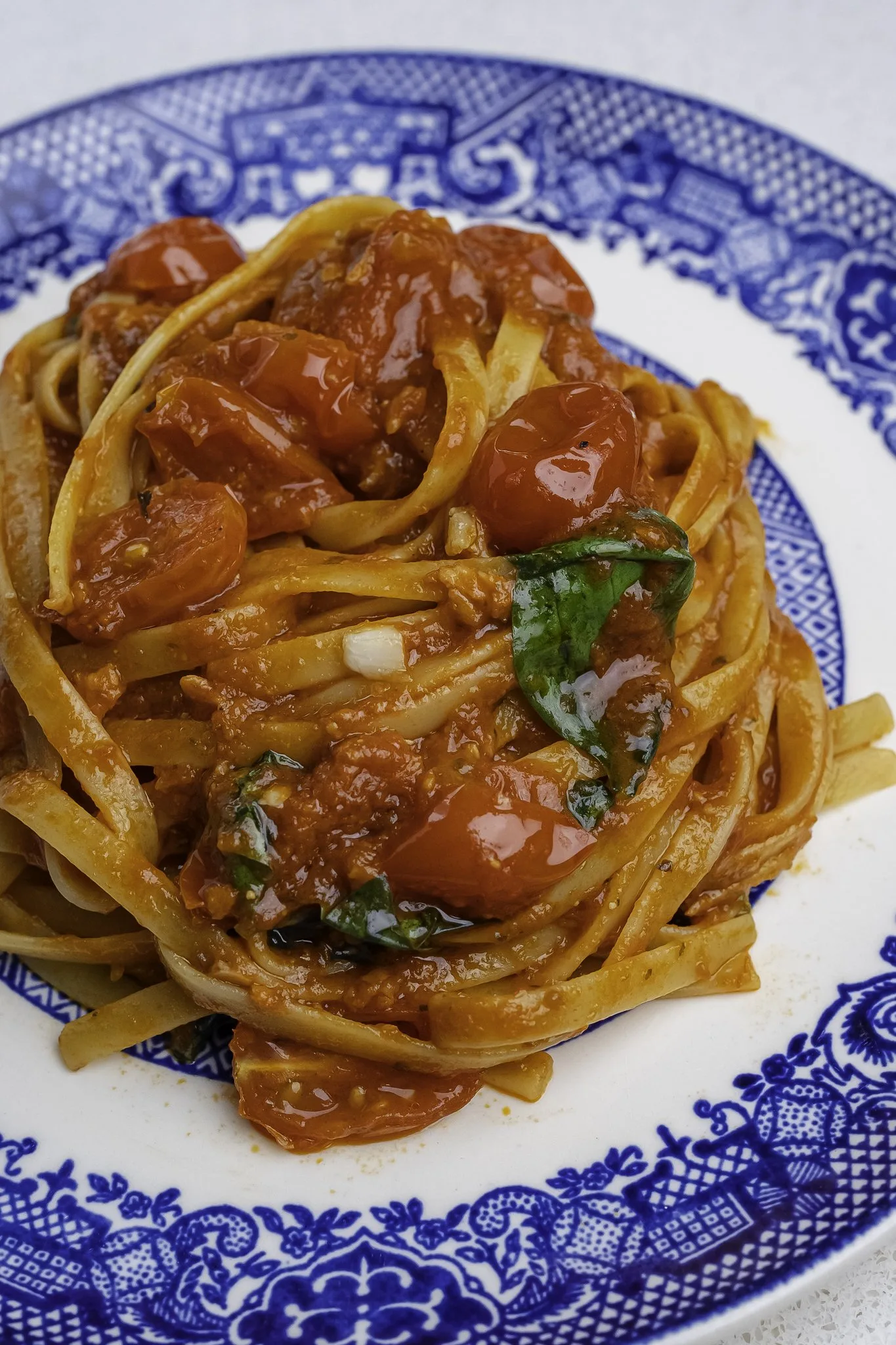 pasta-with-basil-and-tomato-sauce