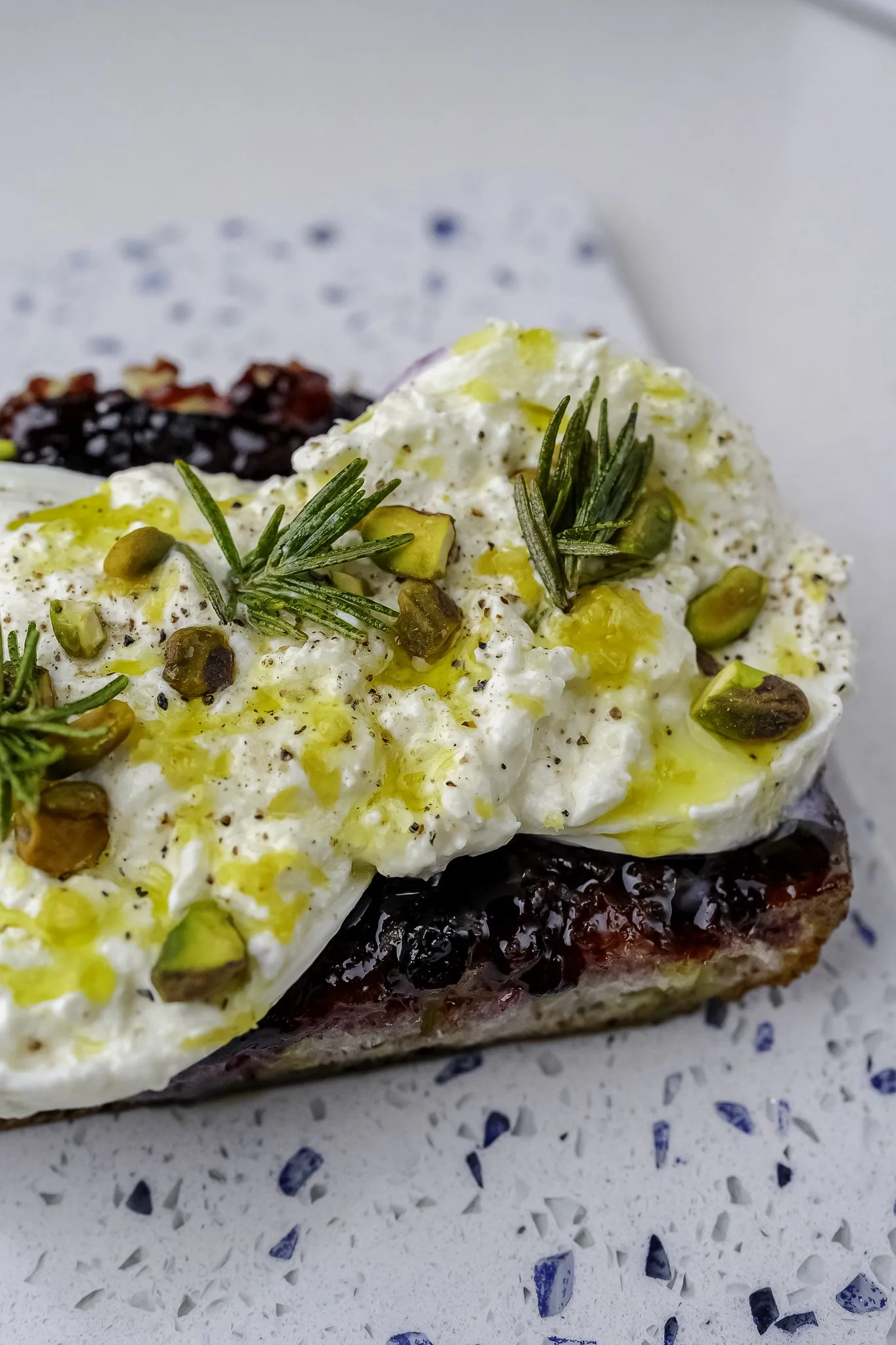 blueberry-jam-and-burrata-toast