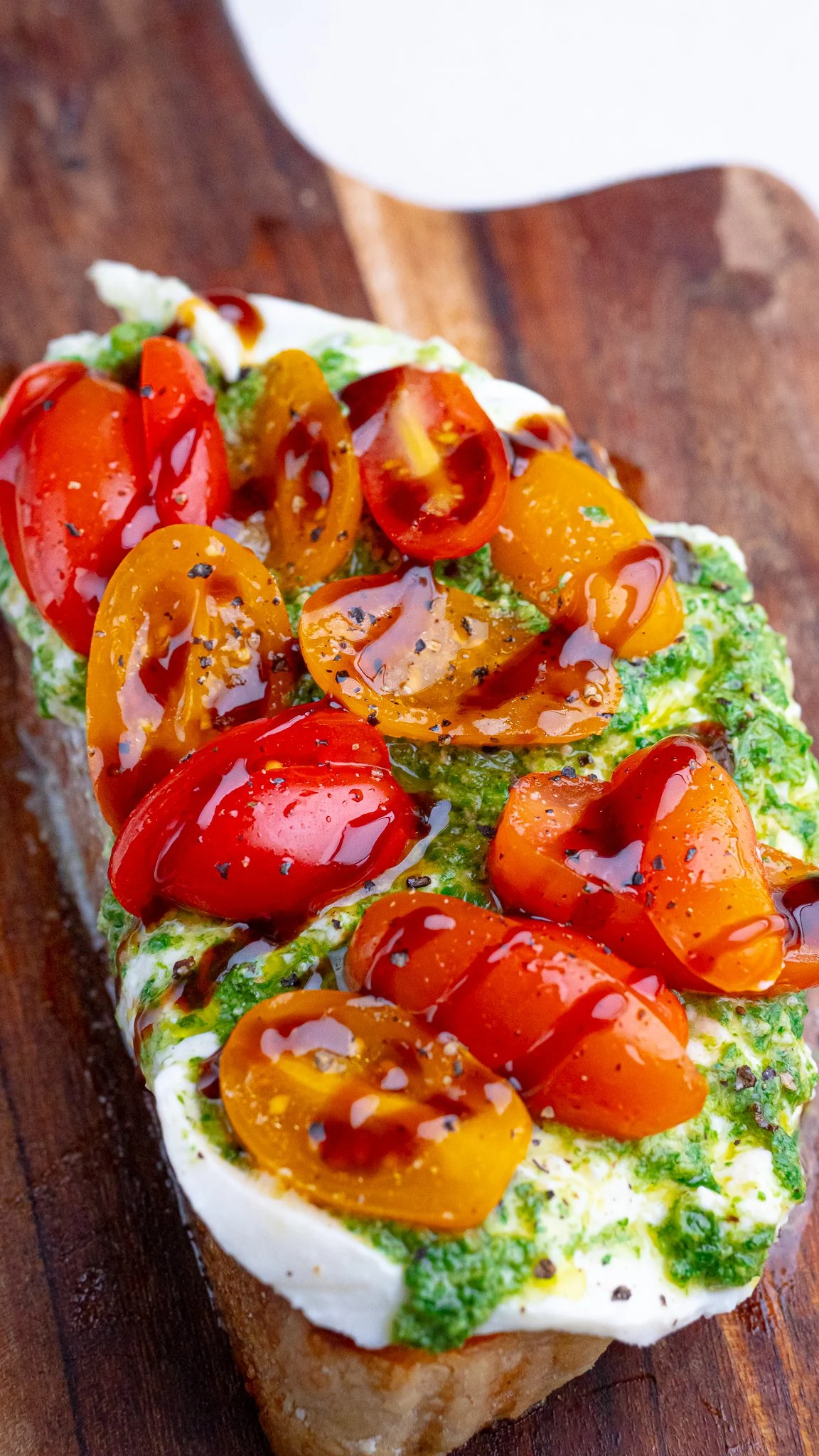 garlic-caprese-burrata-toast