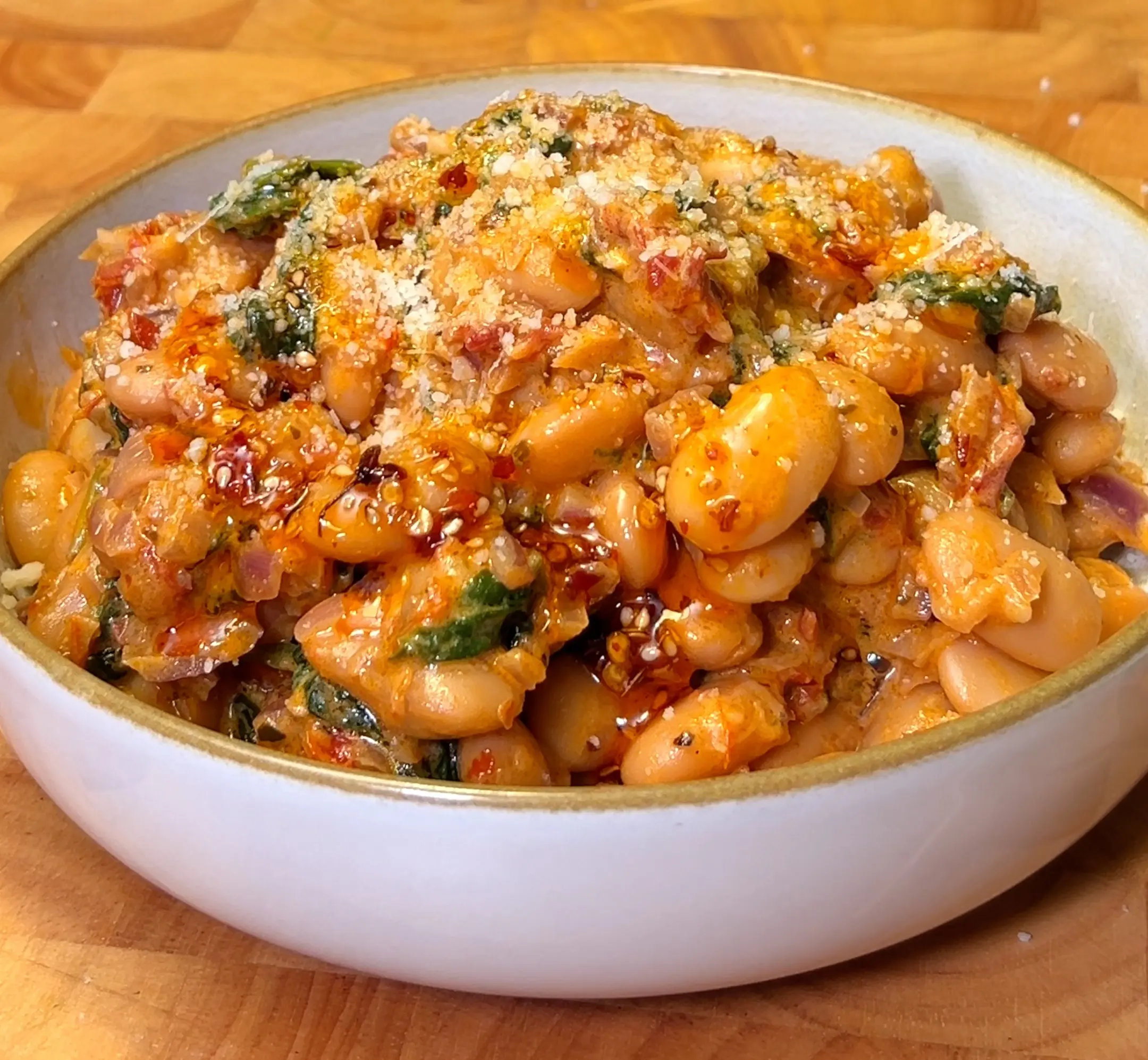 sarten-cremoso-de-frijoles-a-la-toscana-y-tomates-secos-al-sol-creamy-tuscan-bean-and-sun-dried-tomato-skillet