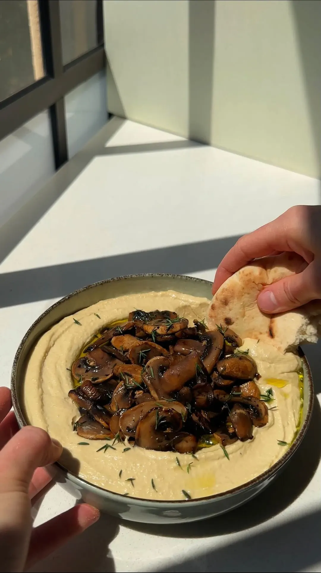 mushroom-hummus