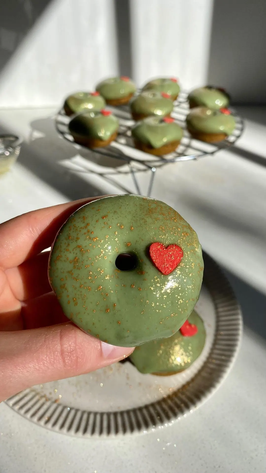 grinch-matcha-donuts