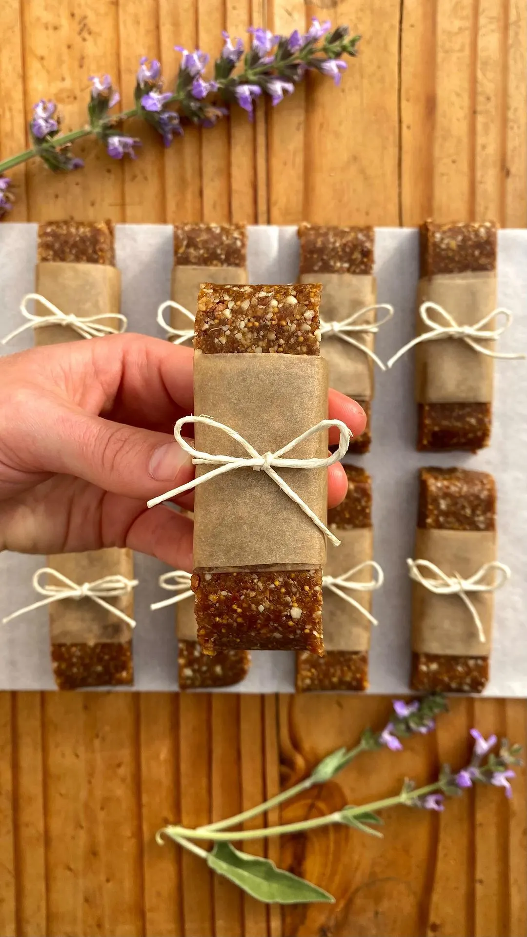 cinnamon-vanilla-energy-bars