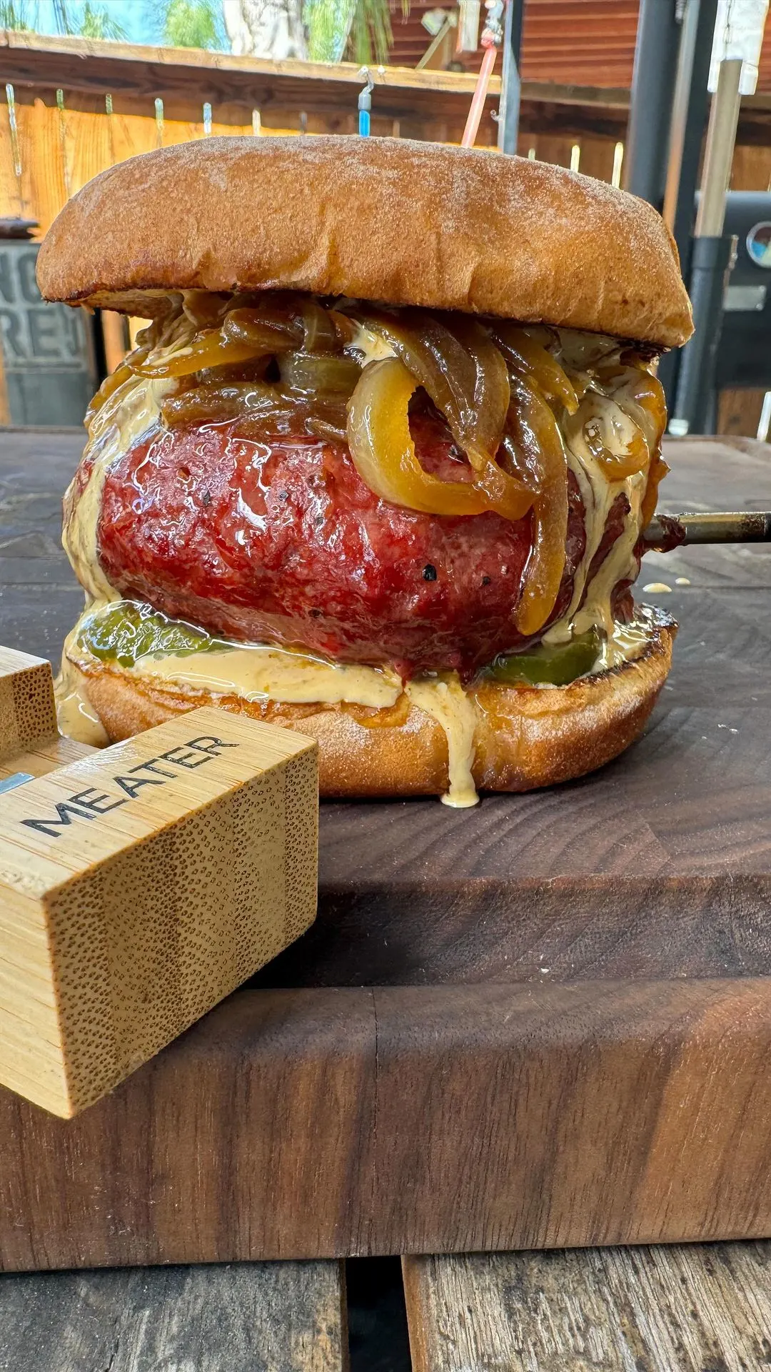 smoked-juicy-lucy-burger