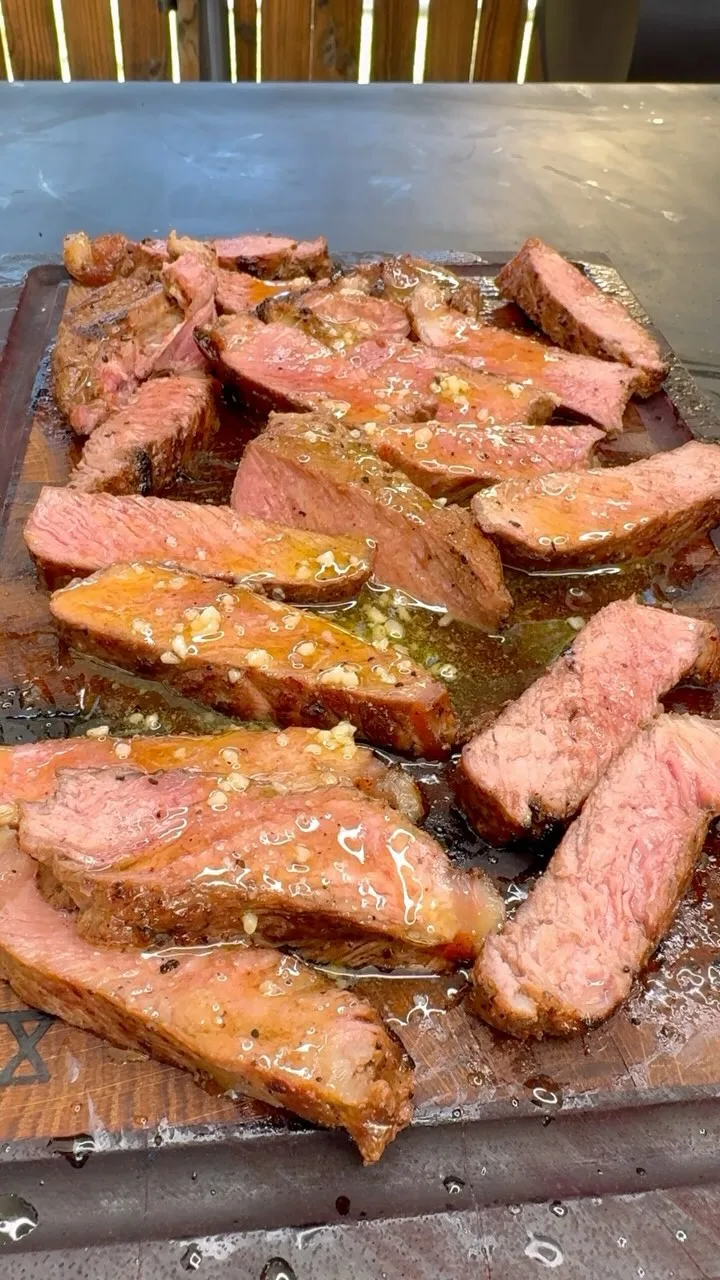 easy-garlic-butter-steaks