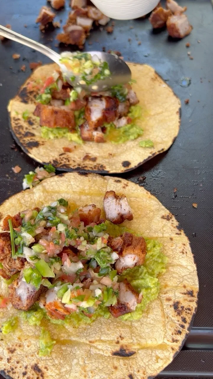 chicharron-tacos-with-pico-de-gallo-and-guacamole