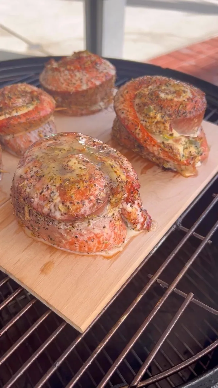 jalapeno-poppers-stuffed-smoked-salmon-pinwheels