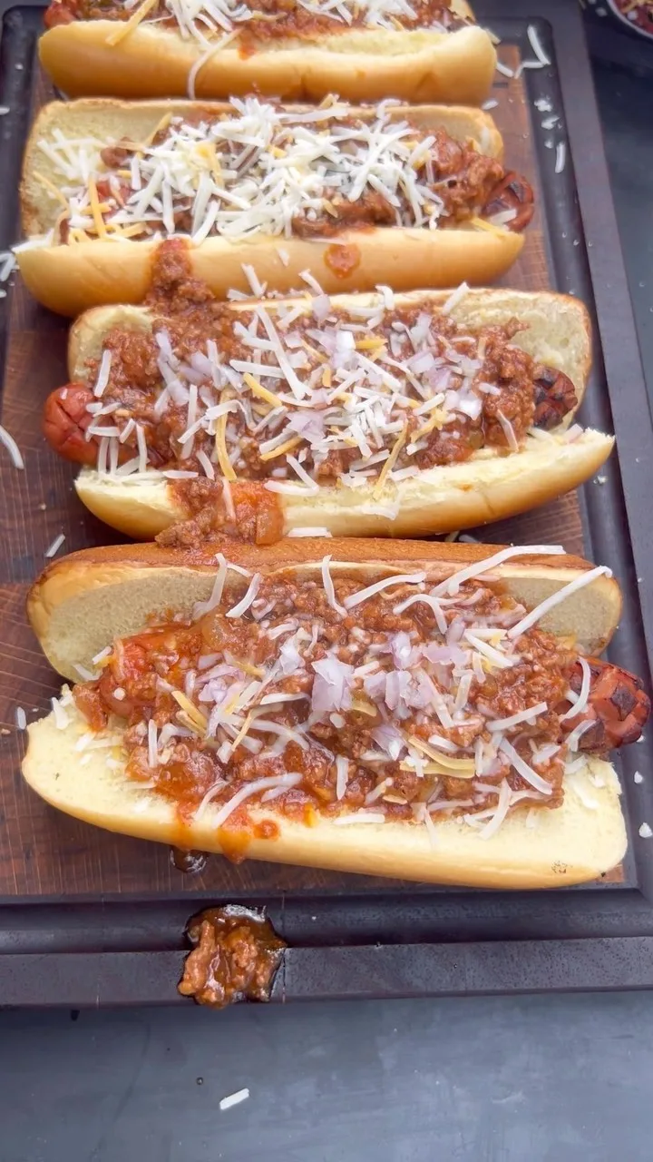 fire-and-smoke-society-chili-cheese-dogs