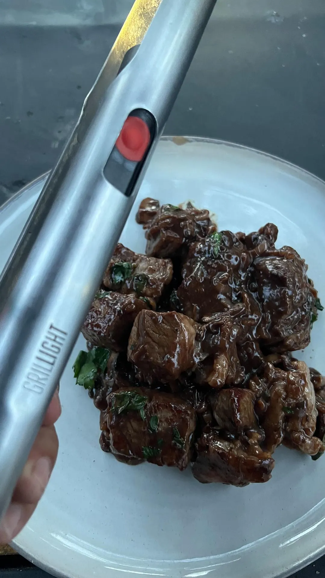 red-wine-gravy-steak-bites