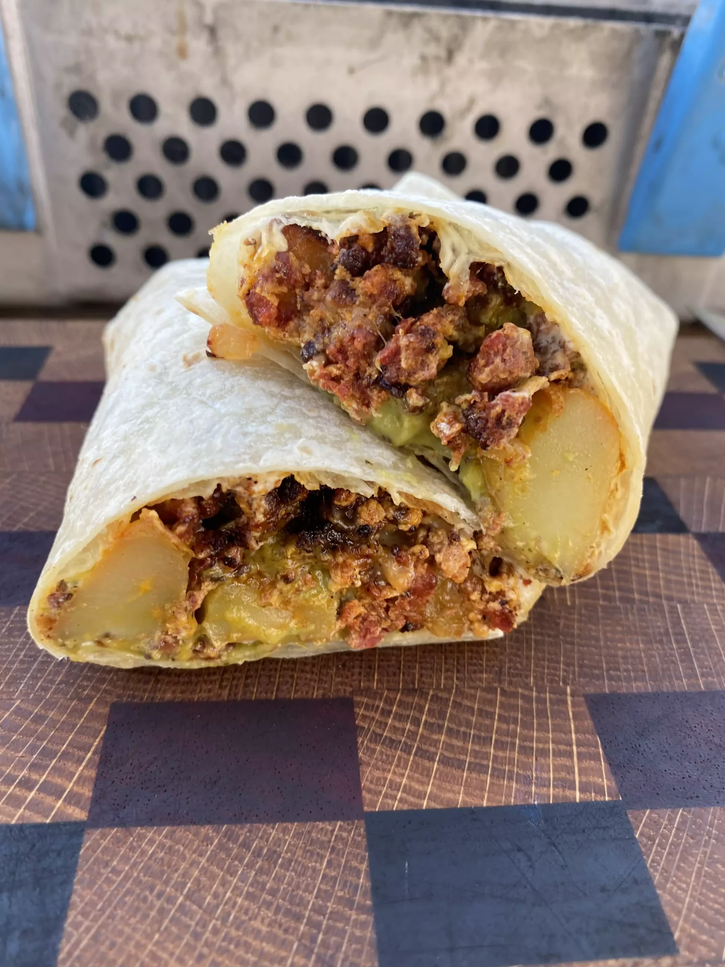 chorizo-n-eggs-breakfast-burritos