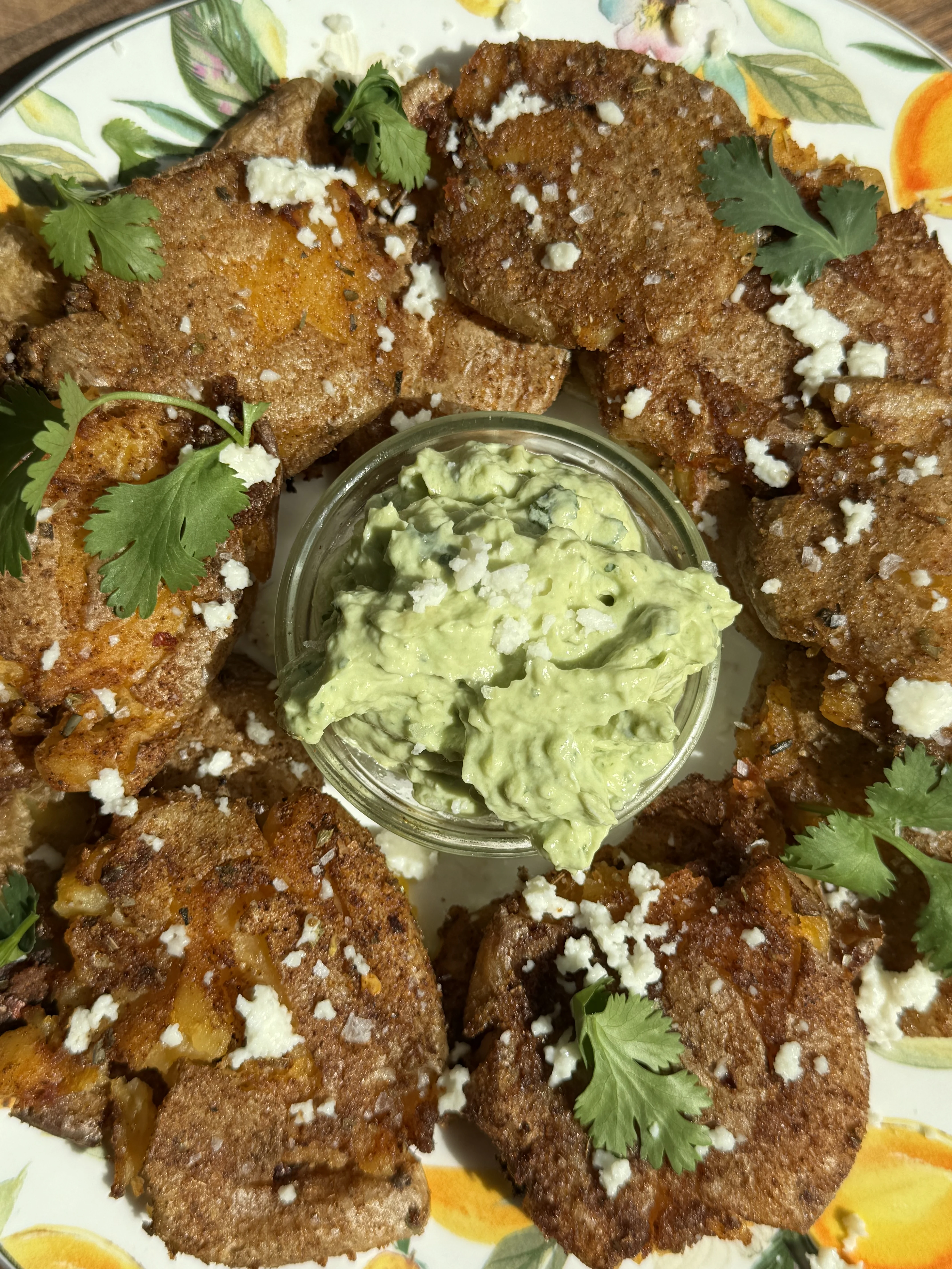 smashed-potatoes-w-avo-dip