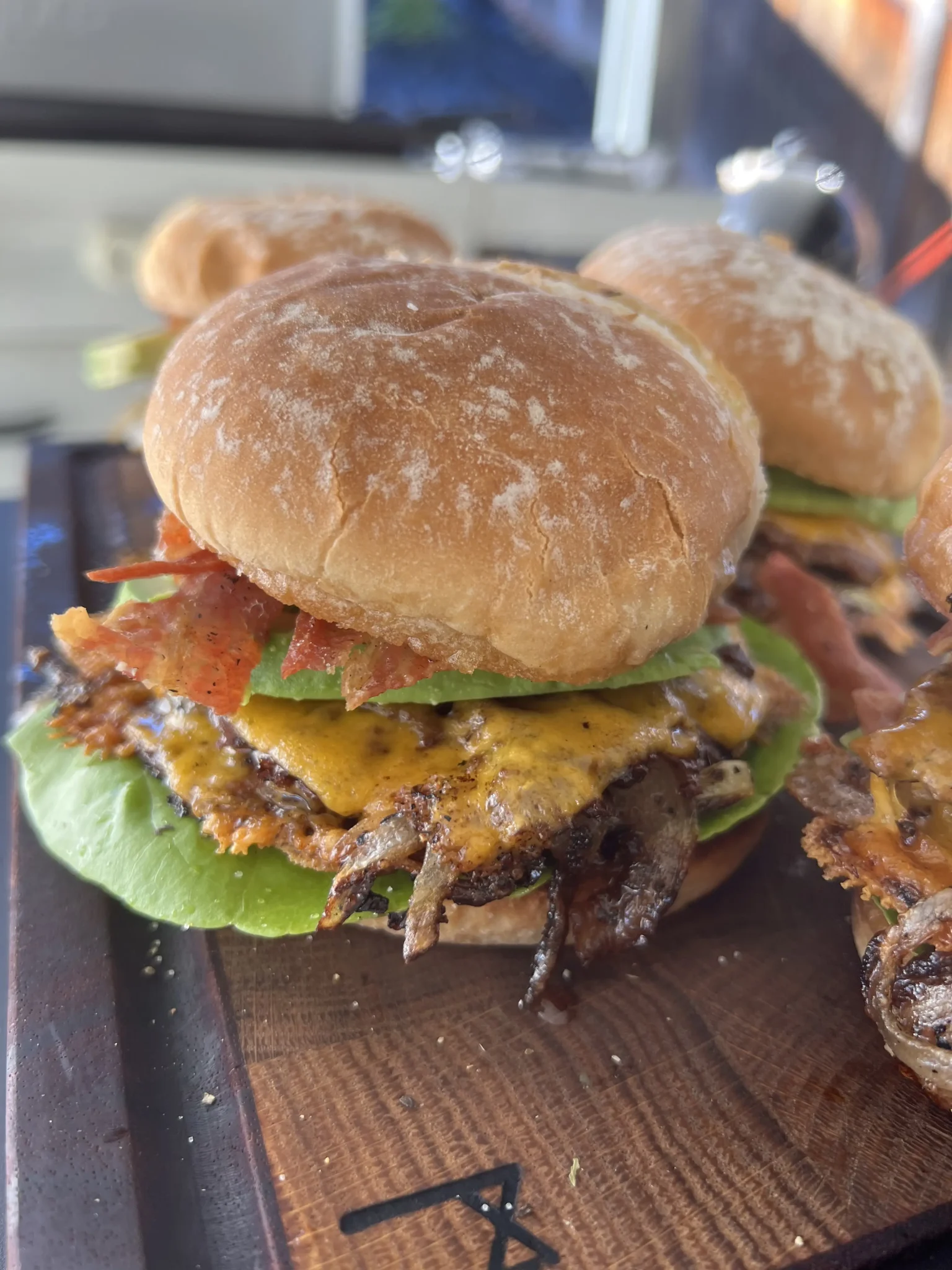 bacon-avocado-smash-burgers