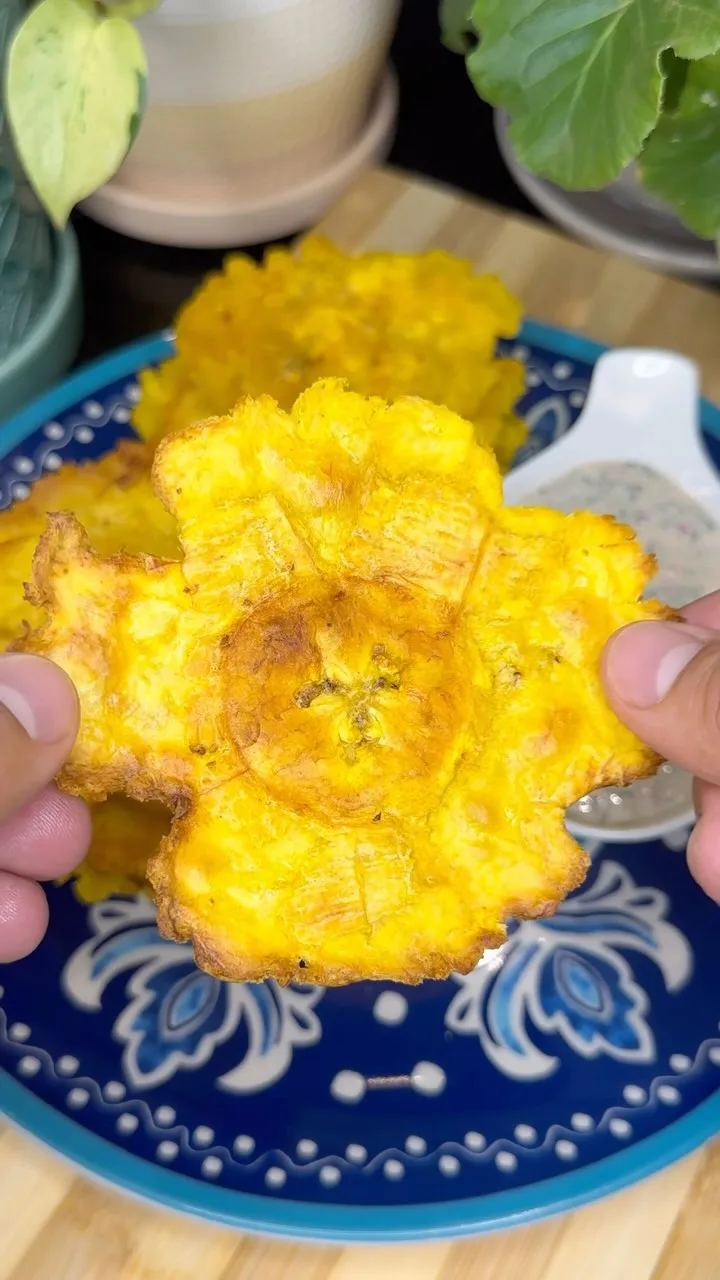 patacones-y-aji-de-suero-fried-plantains-and-sour-cream-sauce