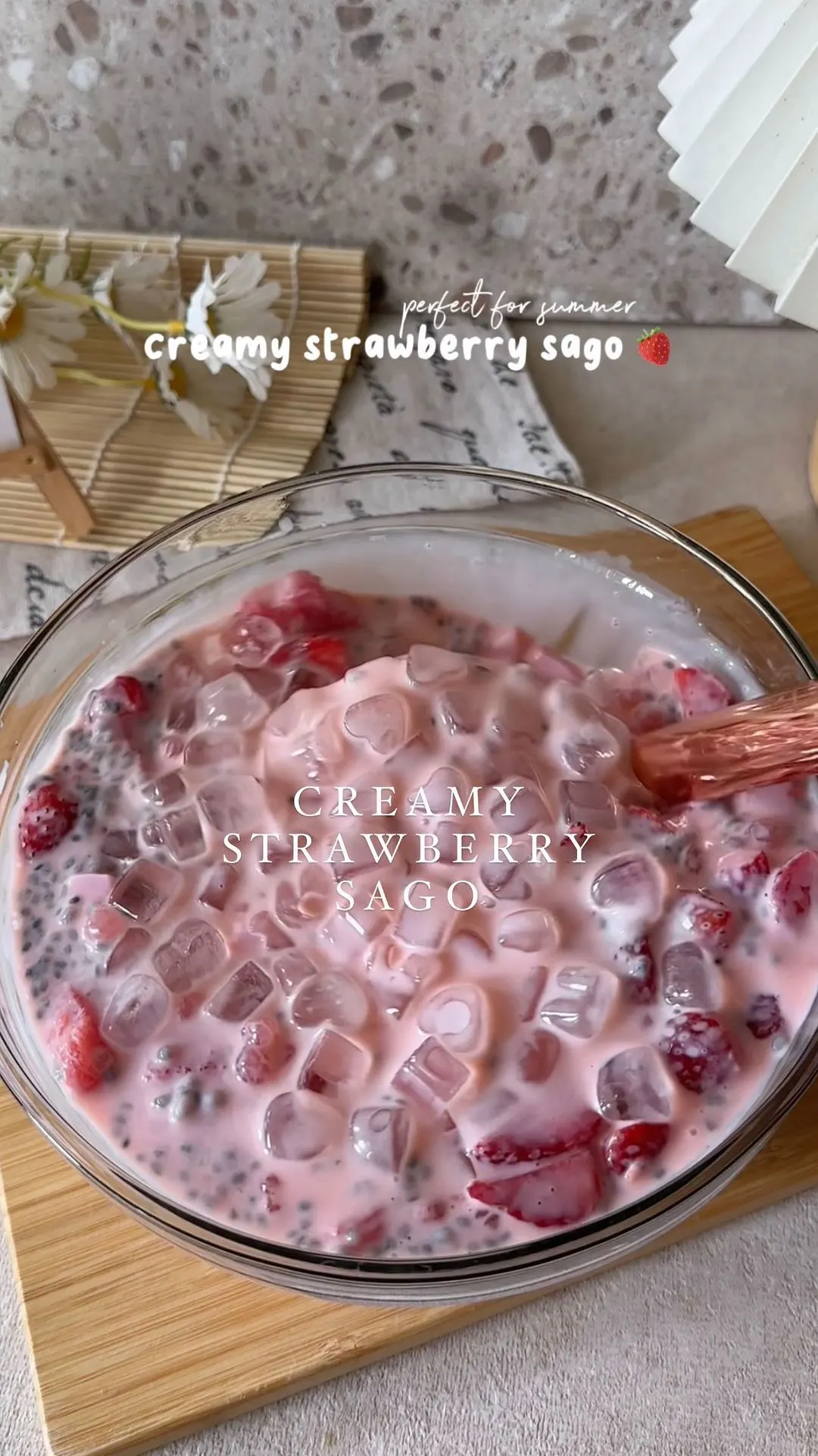 creamy-strawberry-sago