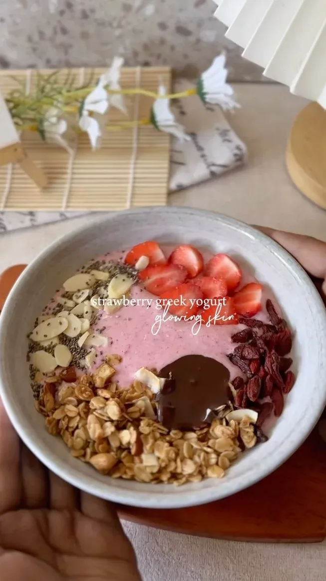 pink-smoothies-for-glowing-skin