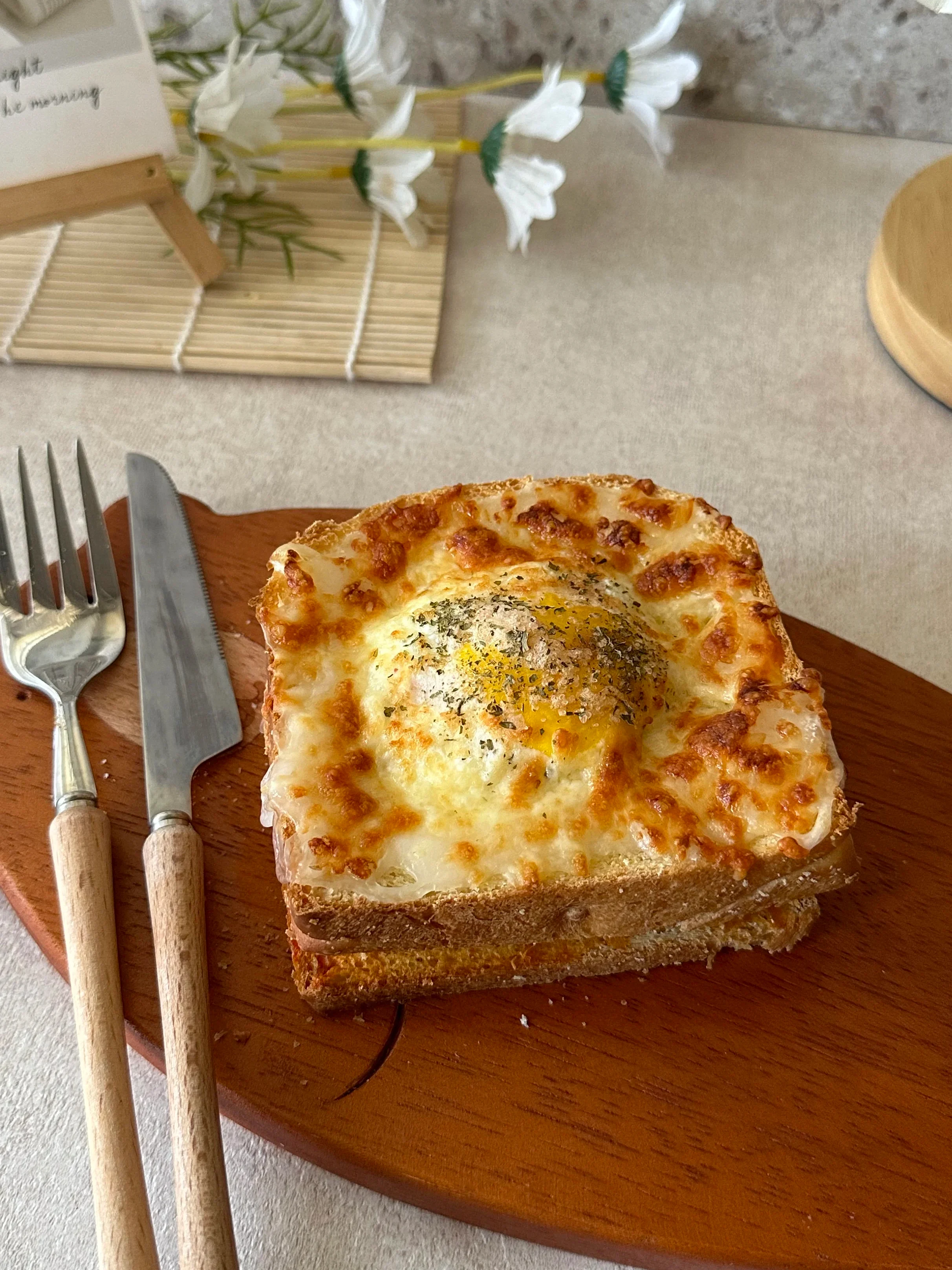 korean-sausage-and-egg-toast