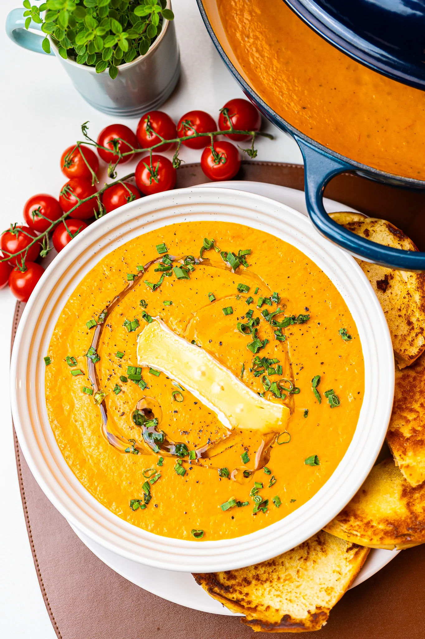 creme-de-abobora-tomate-e-brie