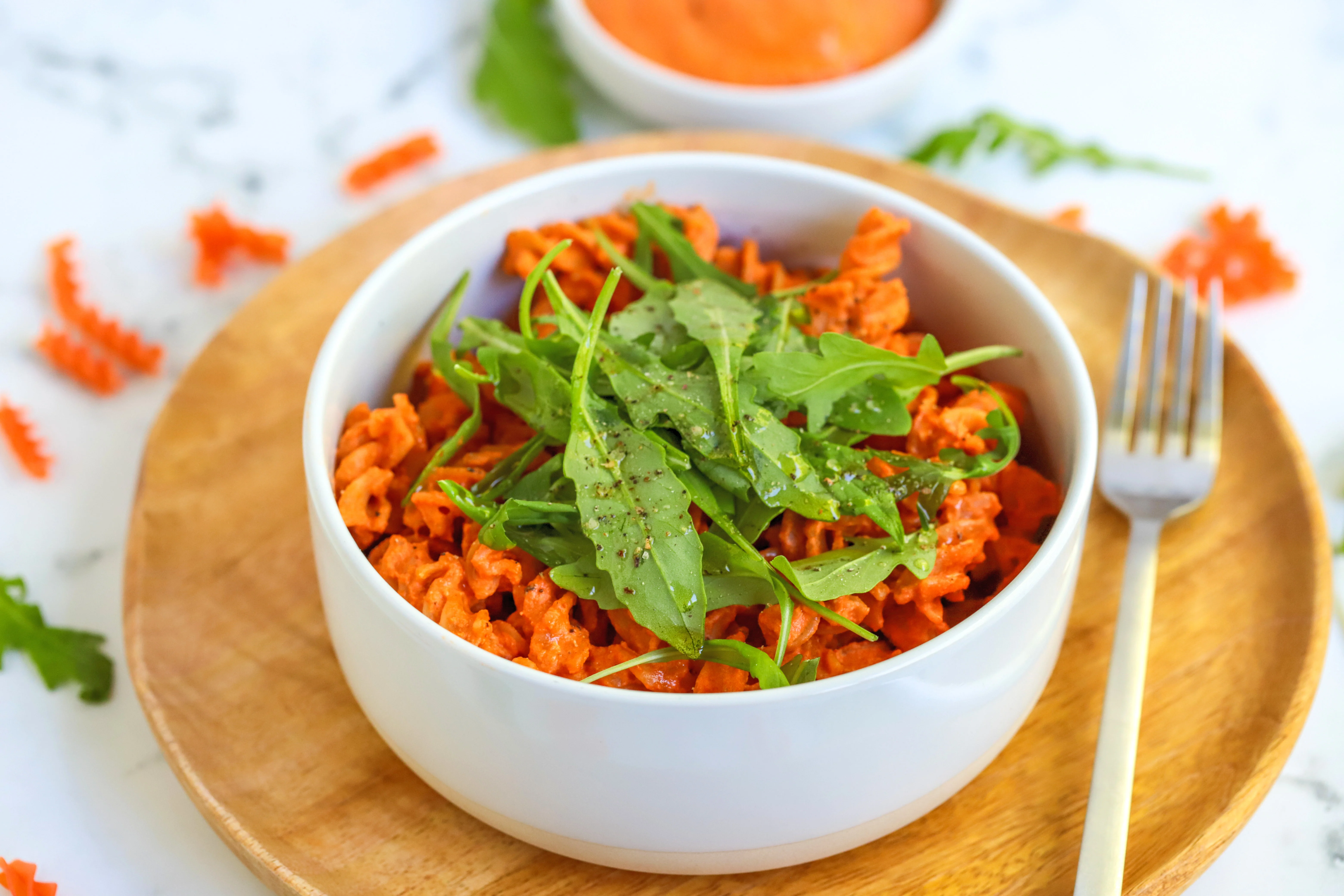 red-lentil-pasta-with-creamy-tomato-and-pepper-sauce