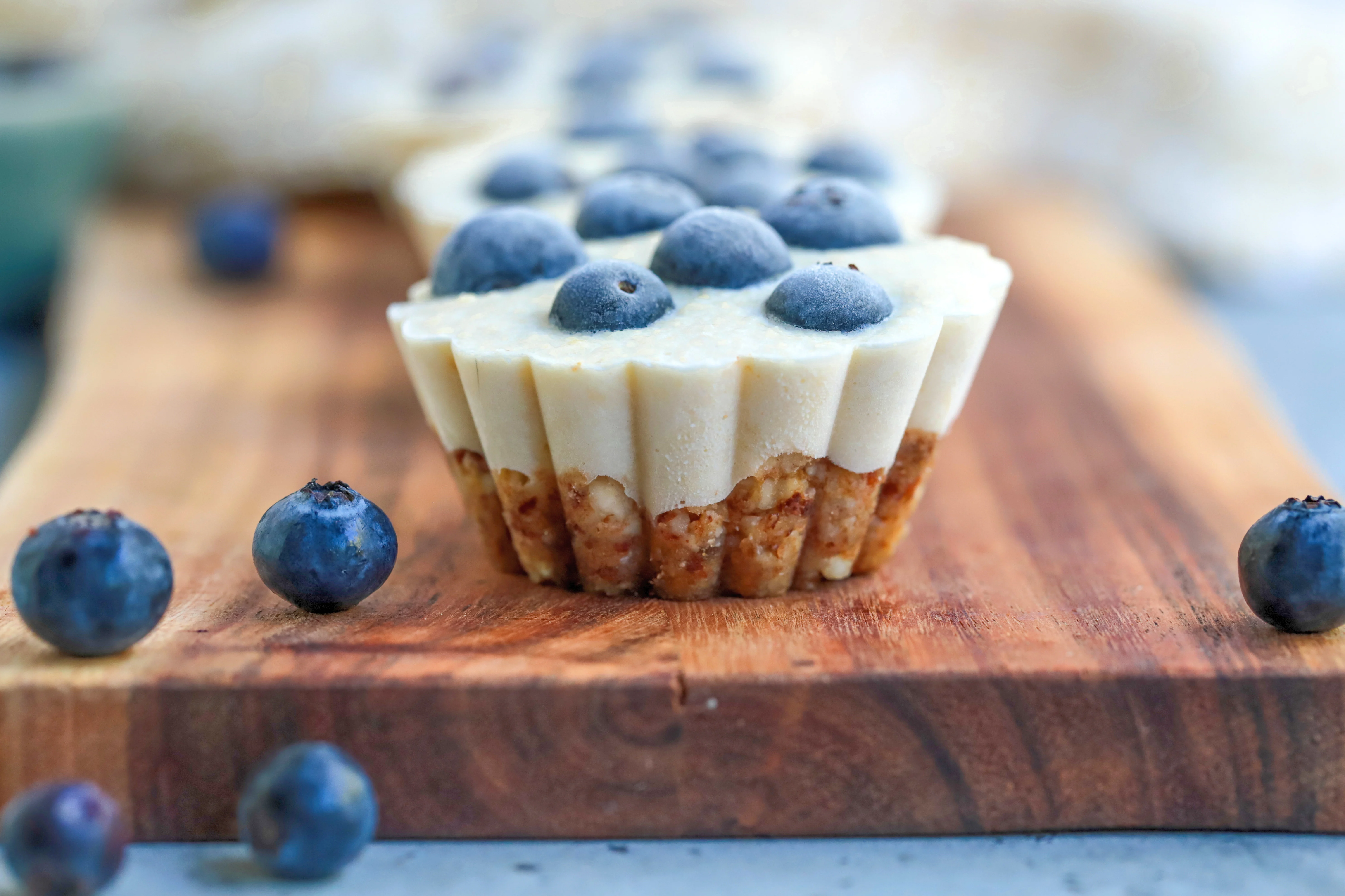 mini-blueberry-and-lemon-cheesecake