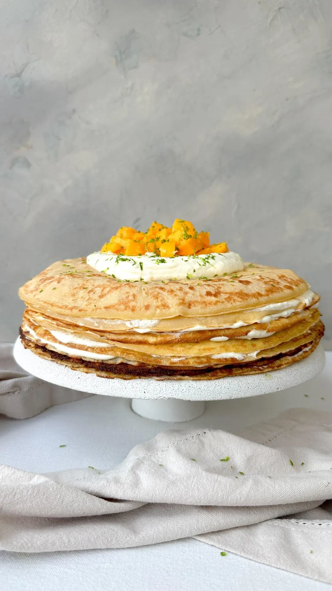 pastel-de-crepe-de-mango-mango-crepe-cake