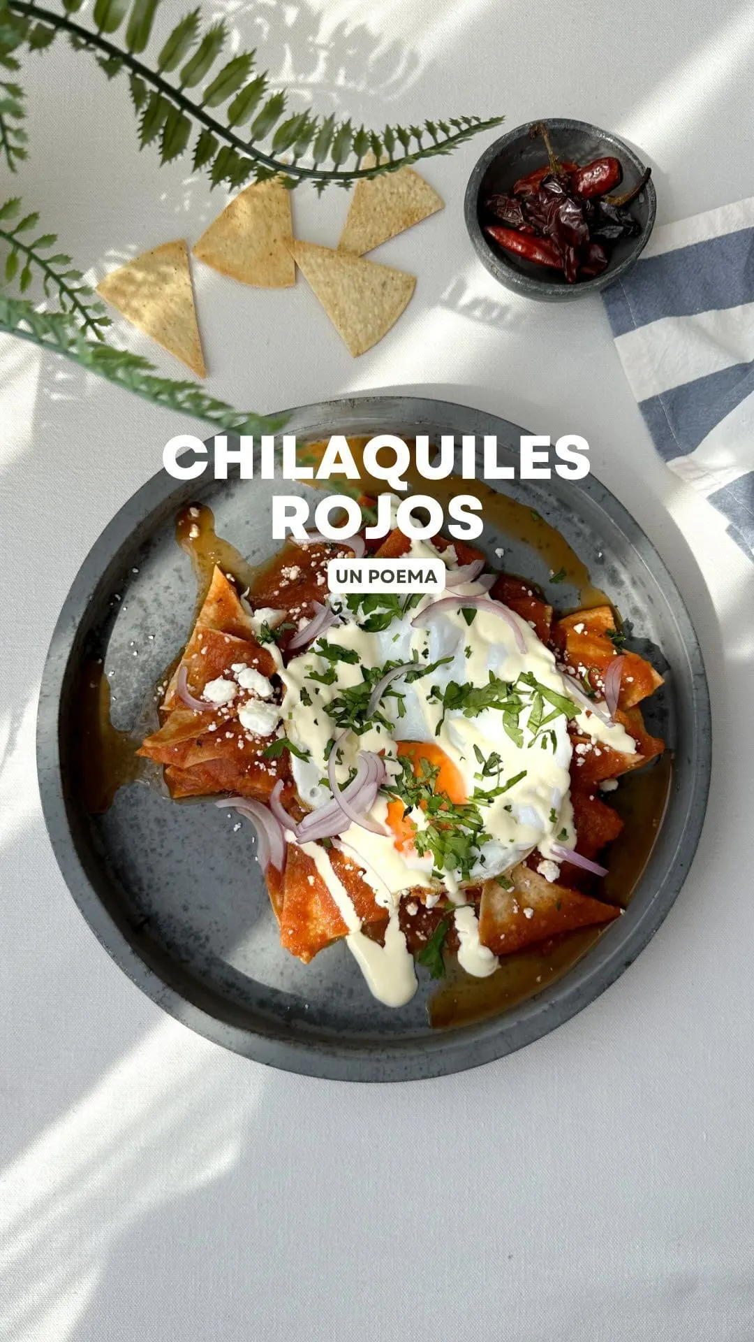 chilaquiles-rojos-con-huevo-estrellado