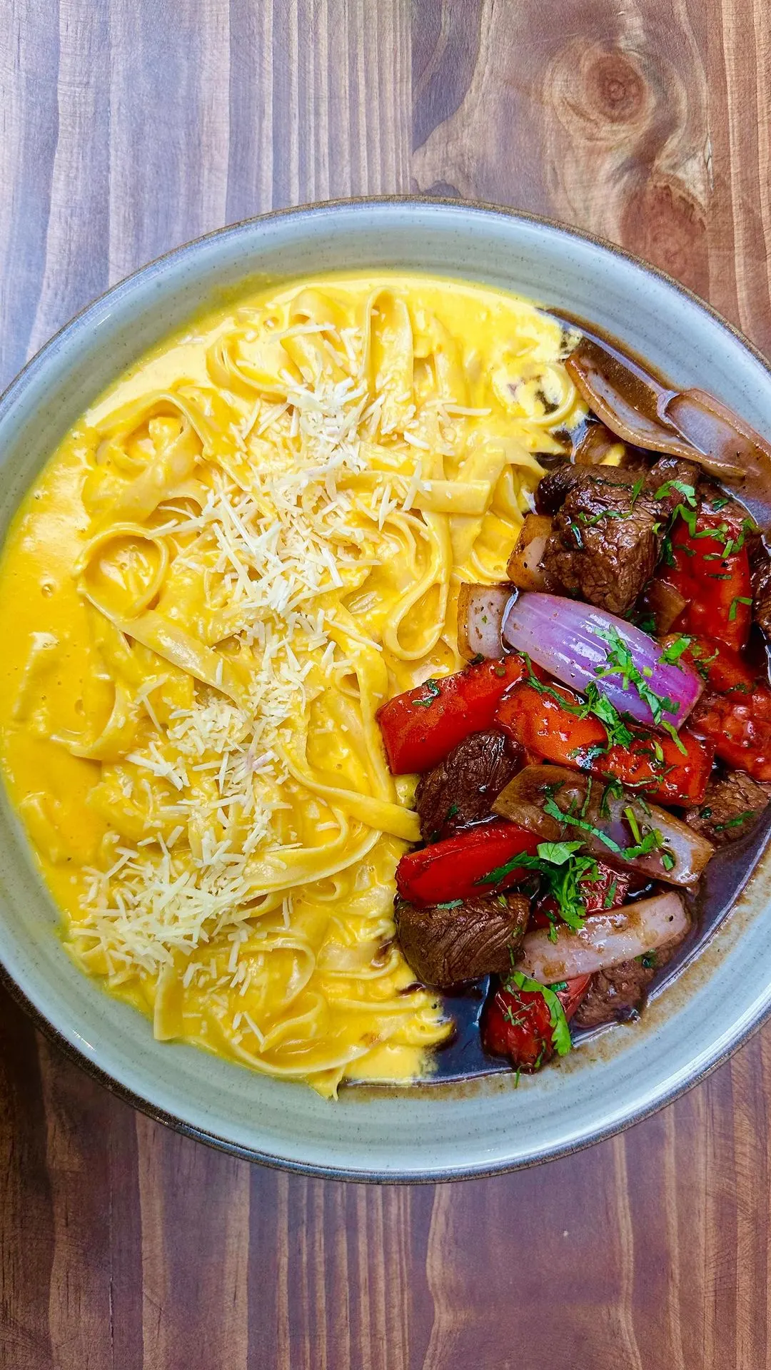 lomo-saltado-con-fettuccine-a-la-huancaina-stir-fried-beef-with-fettuccine-in-huancaina-sauce