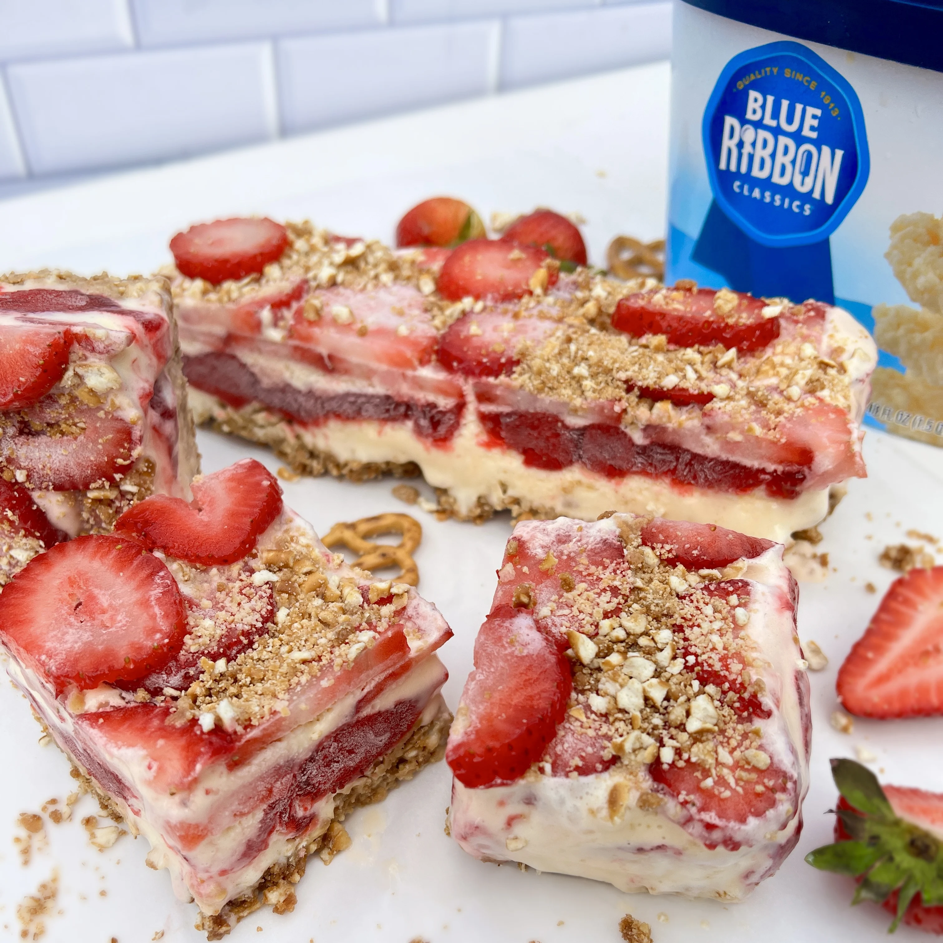 strawberry-pretzel-ice-cream-cake