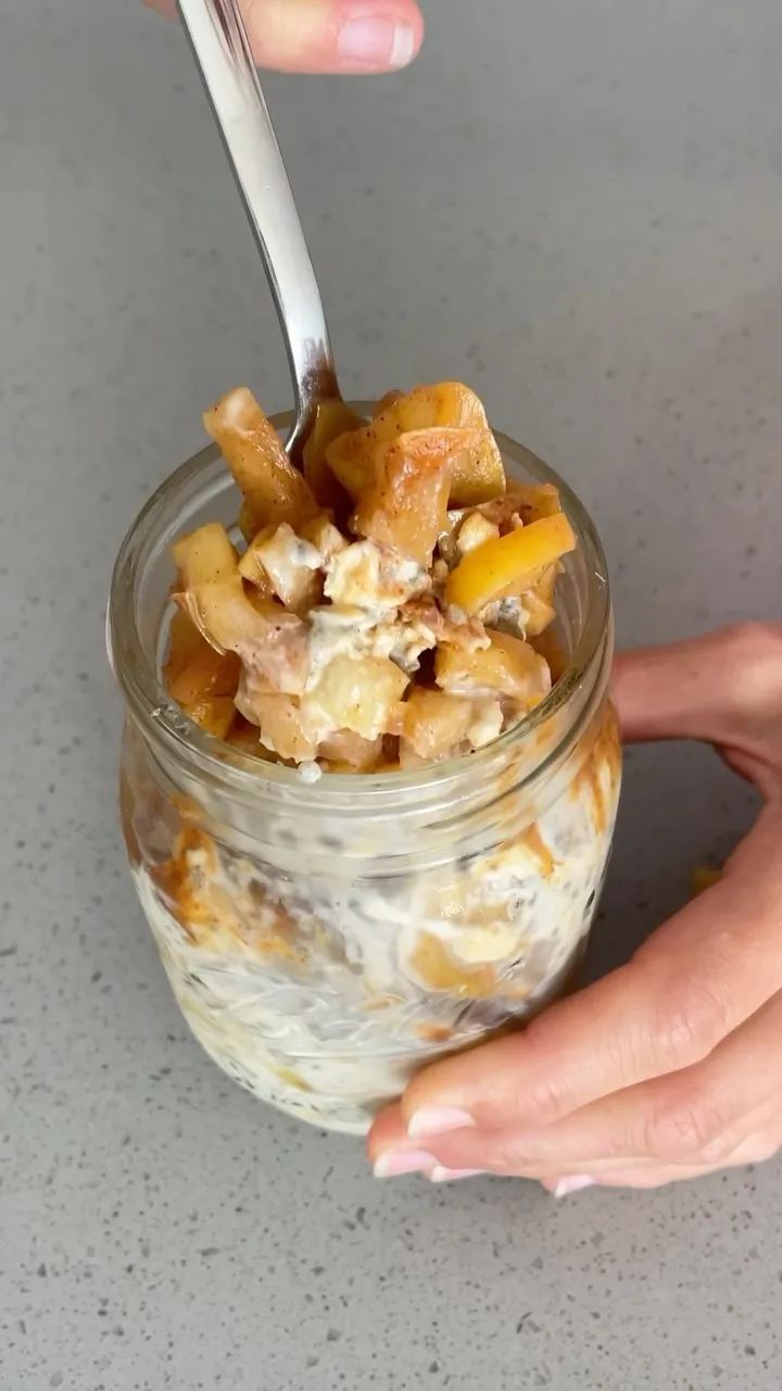 apple-pie-overnight-oats