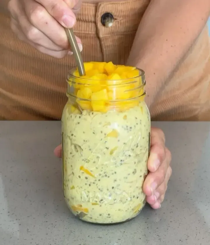 mango-overnight-oats