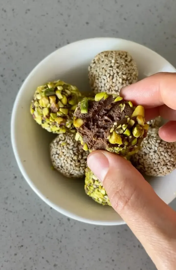 avocado-chocolate-truffles