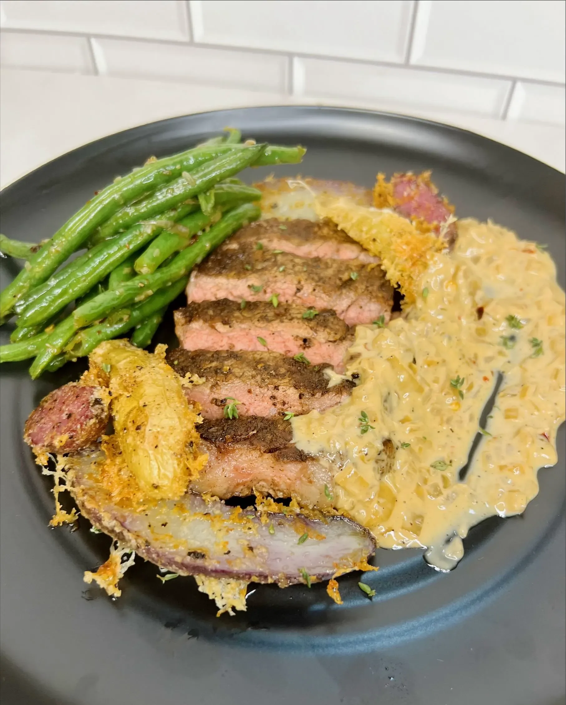 chili-rubbed-ribeye-whoney-mustard-cream-sauce