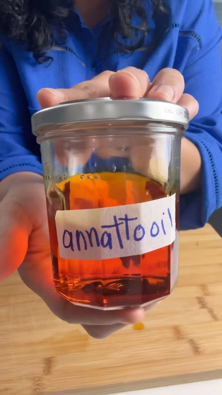 annatto-oil-or-aceite-onotado'
