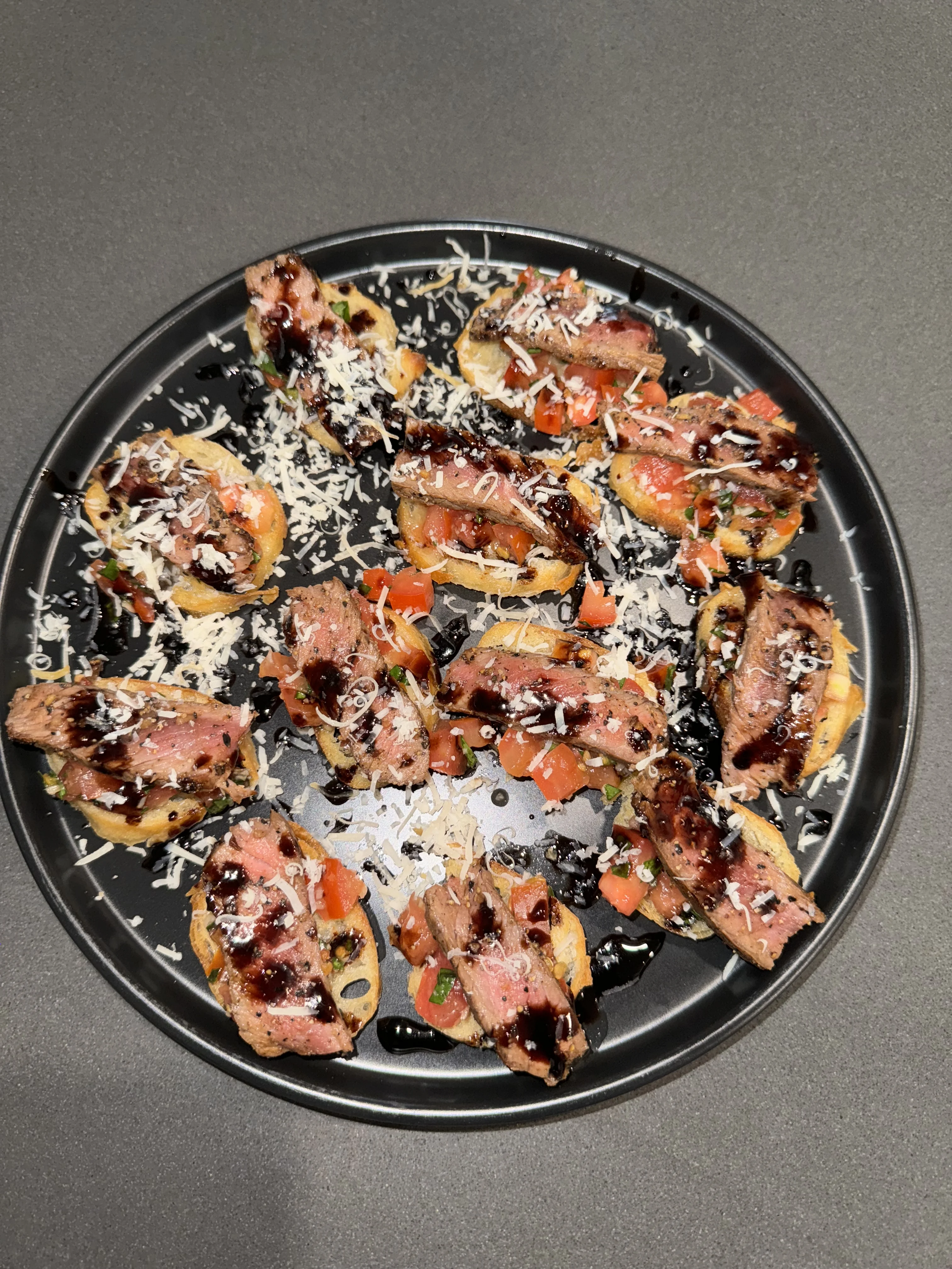steak-bruschetta-with-a-balsamic-vinegar-glaze