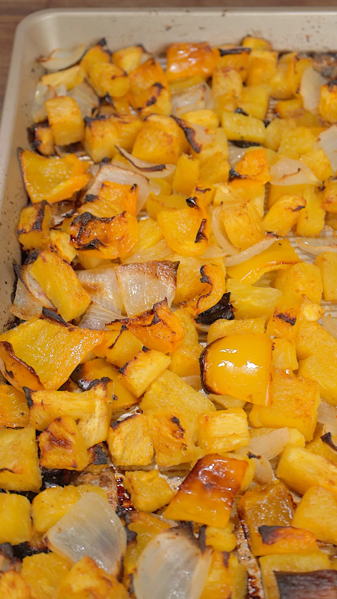salsa-de-pina-asada-roasted-pineapple-salsa
