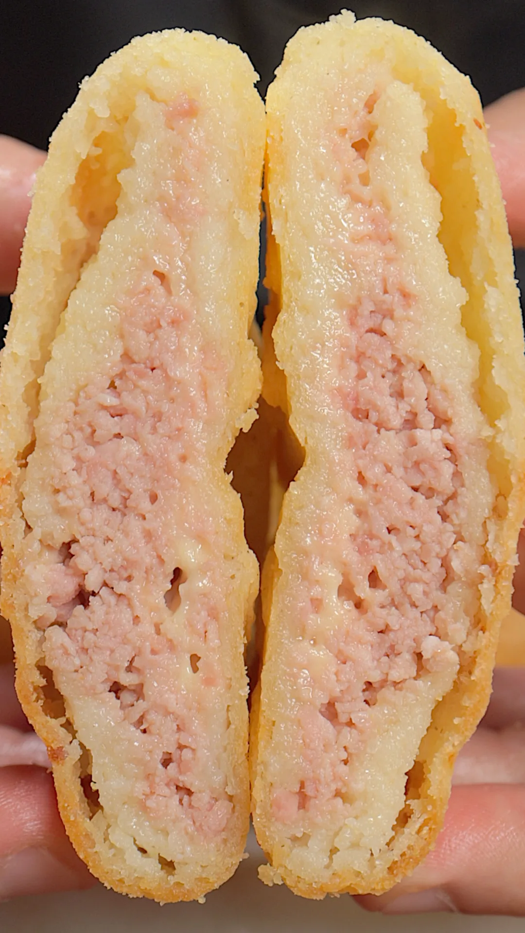 arepa-rellena-stuffed-arepa