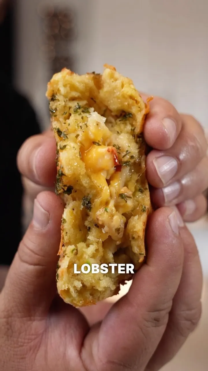 lobster-jalapeno-cheddar-biscuits